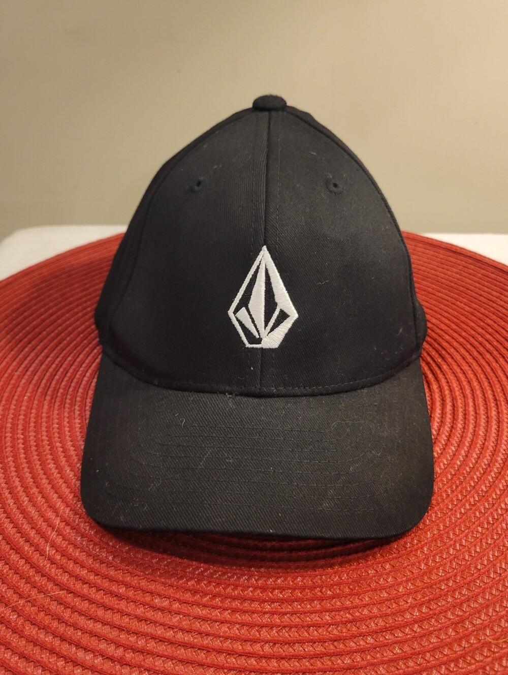 🧢EUC~ Kids Volcom Black Flex Fit Baseball Cap